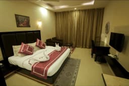 Hotel Chandra Grand