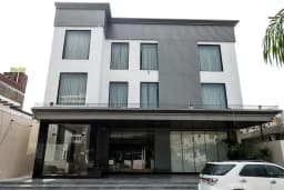 Hotel Elinor