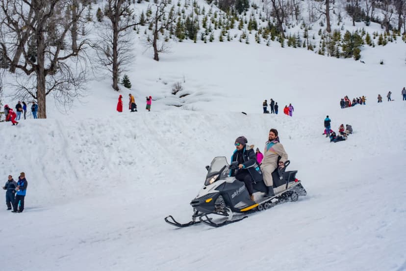 Ahmedabad - Jaisalmer - Delhi - Manali - Delhi - Agra