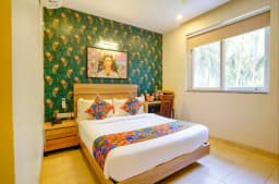 Twin Fountains Hotel